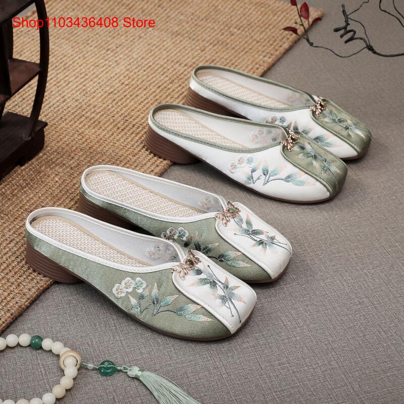 Ethnic And Fashion - รองเท้าแตะปักลายใหม่สำหรับใส่ในบ้าน รองเท้าผ้าสำหรับผู้หญิง สไตล์แฟชั่นพื้นเมืองและลายปักแบบชาติพันธุ์
