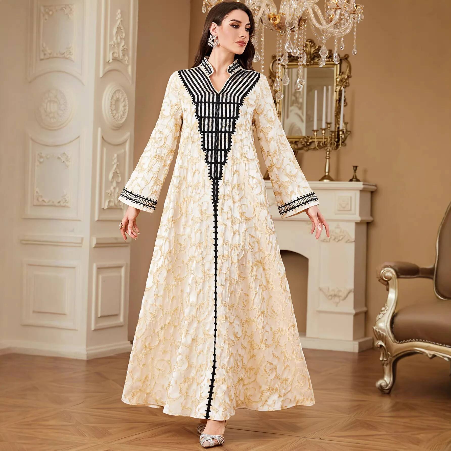 Urban Ethnic Fashion - ชุดเดรสคอวีปักลายสไตล์ชนเผ่า สำหรับเดินทางในเมือง แฟชั่นลำลอง แขนยาว เสื้อผ้าสตรีชนเผ่า สง่างาม