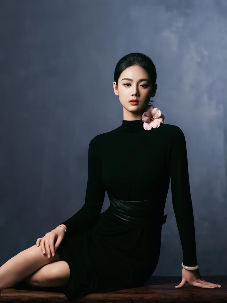 Ethnic Fashion Dress - ชุดถ่ายภาพบุคคลสีดำเรียบหรูทันสมัยปี 2026 สำหรับสตูดิโอ ถ่ายภาพอารมณ์ส่วนตัว เสื้อผ้าศิลปะ ชุดการแสดงสไตล์ชาติพันธุ์สำหรับผู้หญิง