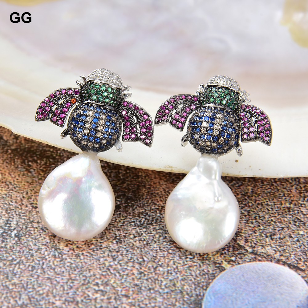 Ethnic Fashion Co In - เครื่องประดับ GuaiGuai ต่างหูมุกน้ำจืดสีขาวทรงเหรียญประดับเพชร CZ